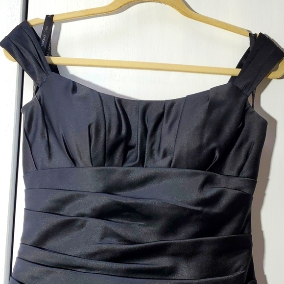 Bill Levkoff- Womens Black Satin Ruched Pleated bodycon mini Dress Sz.6 - Picture 4 of 10